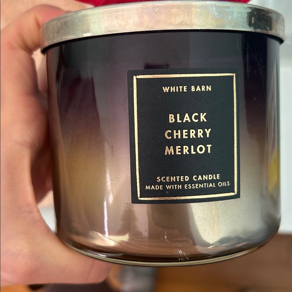 Bath and Body Works Black Cherry Merlot Candle - Picture 4 of 4